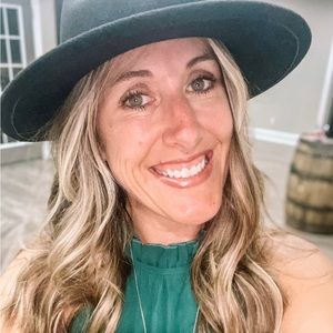 Meet your Posher, Chrissy